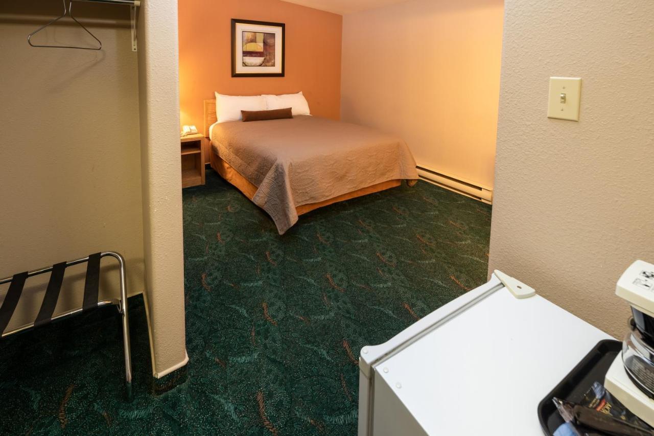 Keystone Motor Inn Brandon Exteriör bild